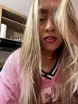 Im sophiie online show from 2, 10, 2025