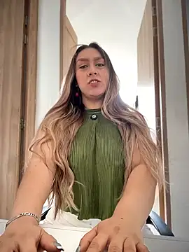 Snapshot of Im_sophiie chatting on 23, 6, 2026 Im sophiie online show from 23, 6, 2026
