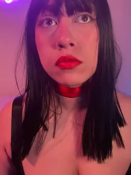 Im sophiie online show from 26, 2, 2025