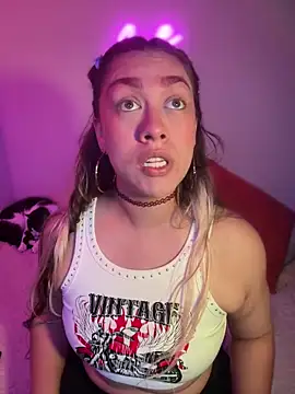 Im sophiie online show from 2, 3, 2025