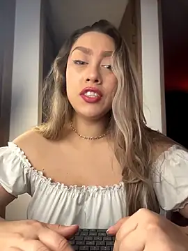 Im sophiie online show from 1, 3, 2026