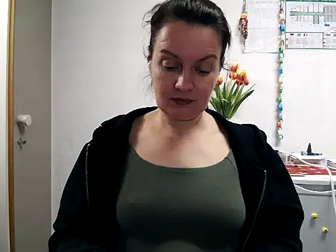 LoveNBloom online show from 8, 2, 2025