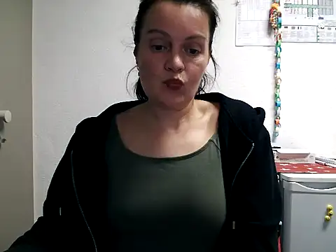 LoveNBloom online show from 19, 3, 2025