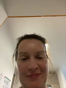 Snapshot of LoveNBloom chatting on 19, 6, 2026 LoveNBloom online show from 19, 6, 2026