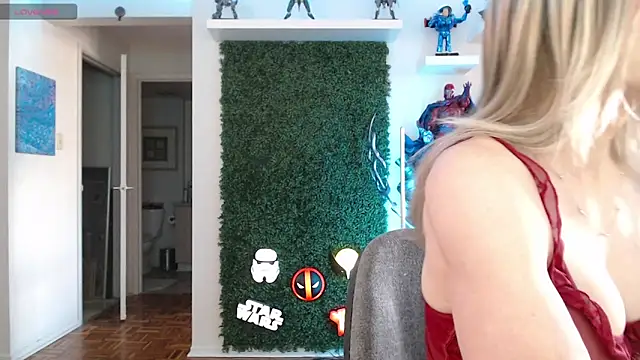 Vixen Lockheart online show from 9, 10, 2025