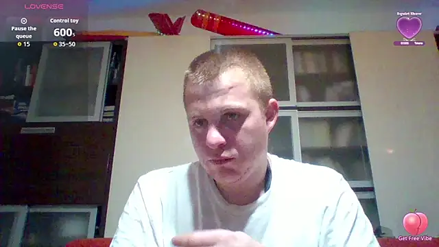 Matttthees online show from 5, 12, 2025