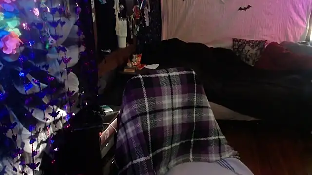 edgexchaos online show from 4, 12, 2025