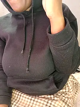 BeejayLoverxx online show from 20, 10, 2025