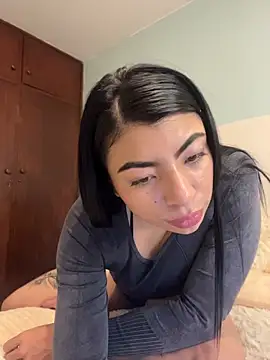Miaparkerss  online show from 8, 5, 2026