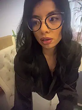 Miaparkerss  online show from 11, 11, 2025