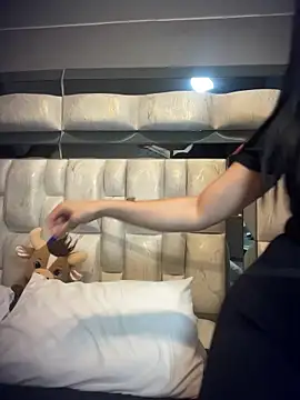 Miaparkerss  online show from 25, 10, 2025