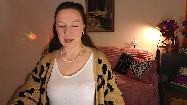 vanessawis  online show from 18, 4, 2026