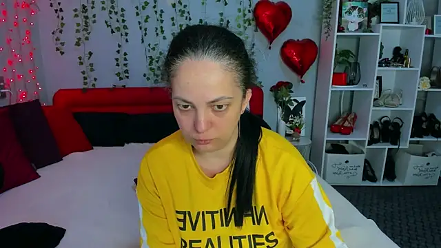 DarlingMilf online show from 13, 4, 2026