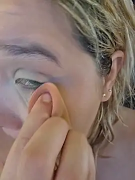 Laura takint online show from 17, 12, 2025