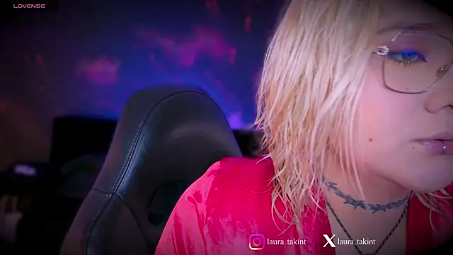 Laura takint online show from 21, 12, 2025