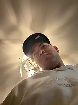 Snapshot of marhi32 chatting on 24, 10, 2025 marhi32 online show from 24, 10, 2025