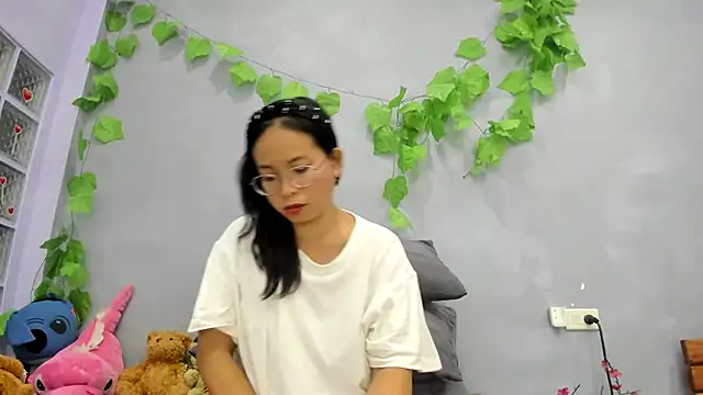 Snapshot of loveley_jenny chatting on 3, 7, 2026 loveley jenny online show from 3, 7, 2026