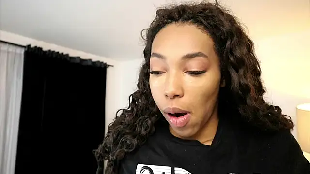 Snapshot of Valeriestyle chatting on 15, 10, 2025 Valeriestyle online show from 15, 10, 2025