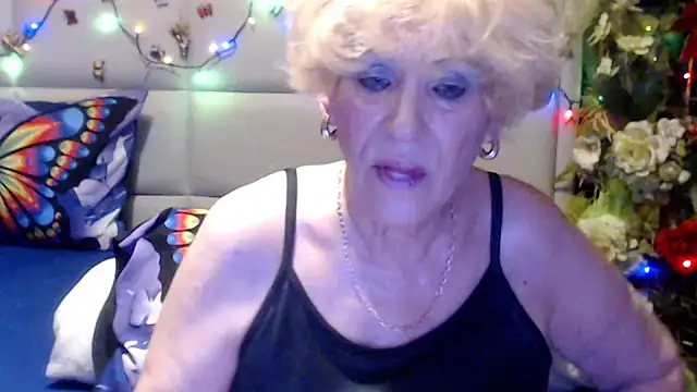 Snapshot of HappyWomanOn chatting on 25, 6, 2026 HappyWomanOn online show from 25, 6, 2026