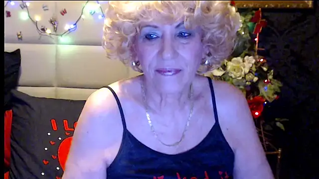 Snapshot of HappyWomanOn chatting on 1, 2, 2026 HappyWomanOn online show from 1, 2, 2026
