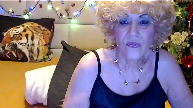 Snapshot of HappyWomanOn chatting on 13, 2, 2026 HappyWomanOn online show from 13, 2, 2026