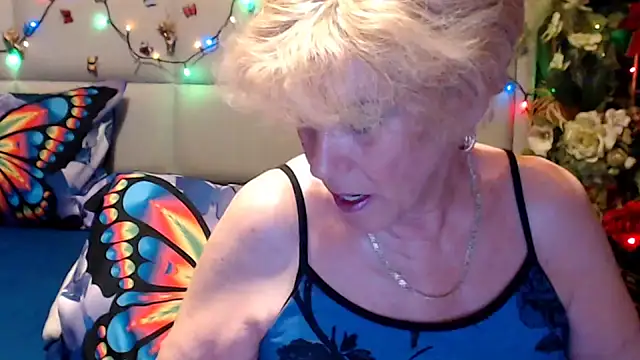 Snapshot of HappyWomanOn chatting on 24, 6, 2026 HappyWomanOn online show from 24, 6, 2026