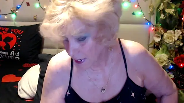 Snapshot of HappyWomanOn chatting on 21, 6, 2026 HappyWomanOn online show from 21, 6, 2026