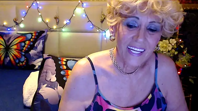 HappyWomanOn online show from 3, 11, 2025