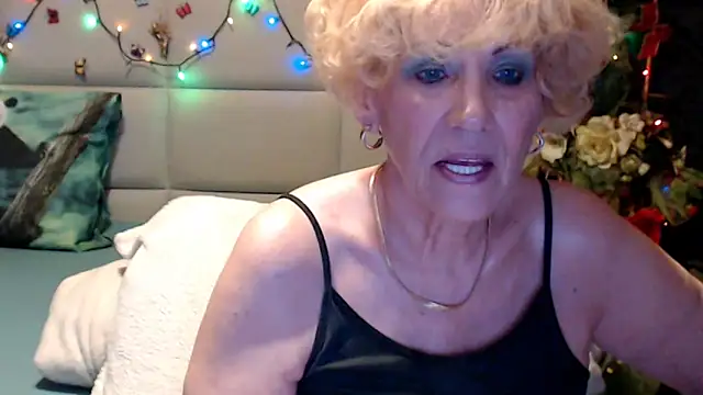 HappyWomanOn online show from 3, 6, 2026