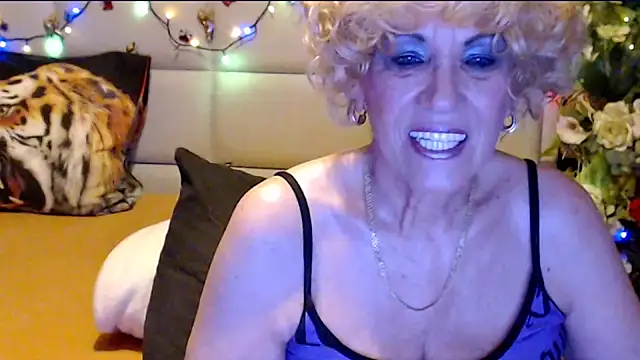 Snapshot of HappyWomanOn chatting on 13, 2, 2026 HappyWomanOn online show from 13, 2, 2026