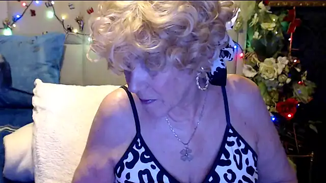 Snapshot of HappyWomanOn chatting on 20, 2, 2026 HappyWomanOn online show from 20, 2, 2026