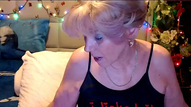 Snapshot of HappyWomanOn chatting on 26, 2, 2026 HappyWomanOn online show from 26, 2, 2026