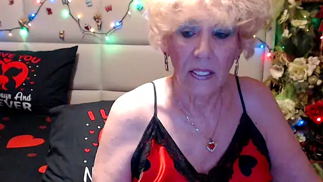 Snapshot of HappyWomanOn chatting on 17, 6, 2026 HappyWomanOn online show from 17, 6, 2026
