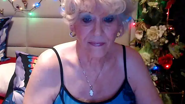 Snapshot of HappyWomanOn chatting on 30, 6, 2026 HappyWomanOn online show from 30, 6, 2026
