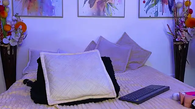 Marianaa Lopezz online show from 19, 2, 2025