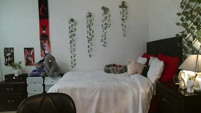 Pinkye skarlet online show from 10, 9, 2025