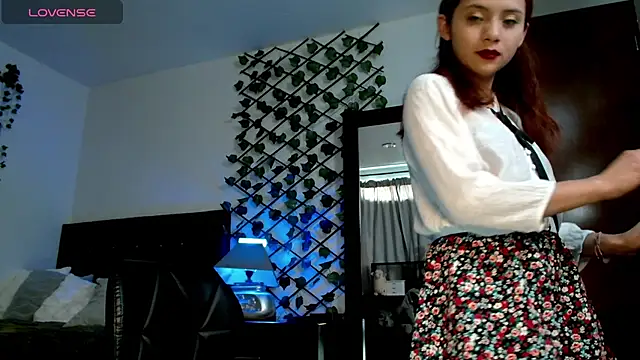 Pinkye skarlet online show from 3, 10, 2025