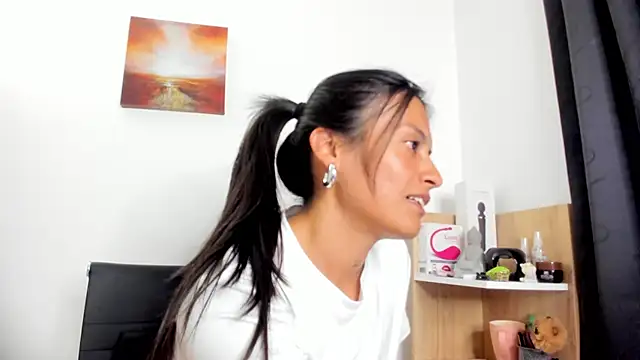 Snapshot of nia__white chatting on 10, 2, 2026 nia white online show from 10, 2, 2026