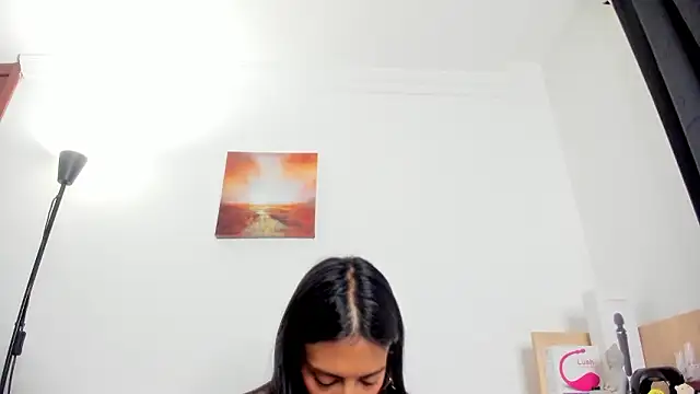 nia  white online show from 24, 3, 2026