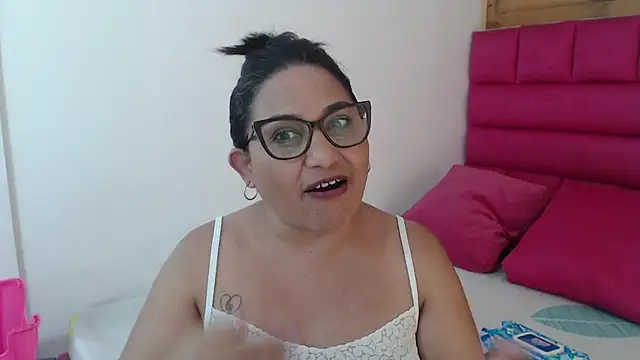 Katha Marck online show from 8, 5, 2026
