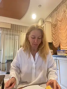 Amazoniiaa online show from 14, 9, 2025