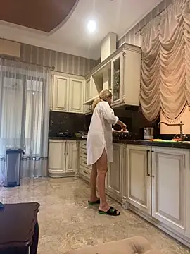 Amazoniiaa online show from 18, 9, 2025