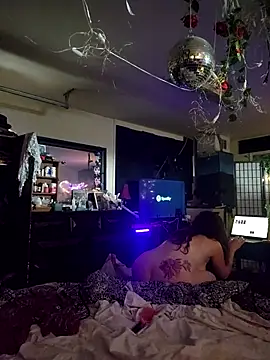 Hotredheadandtoungelasher online show from 15, 12, 2025