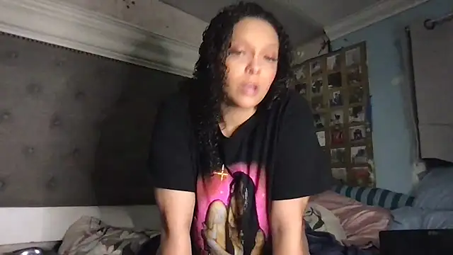 LuLuValenttine101 online show from 1, 4, 2026