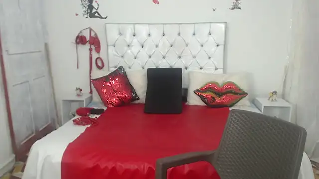 Sweetbigcatt online show from 12, 4, 2026