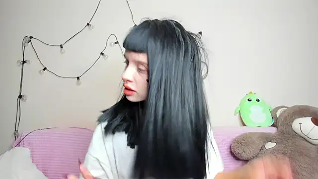 FlowerOfSin2001 online show from 20, 9, 2025