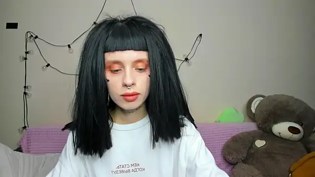 FlowerOfSin2001 online show from 14, 9, 2025