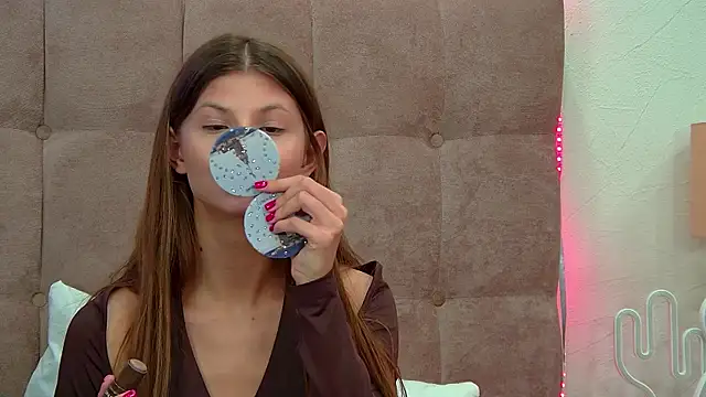 AudreyBarlow online show from 8, 10, 2025