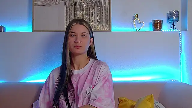 RachelSimpson online show from 6, 3, 2025