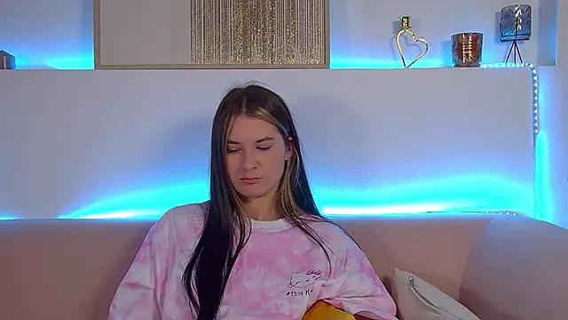 RachelSimpson online show from 6, 3, 2025